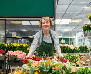 Portretfoto van de uitzendkracht op een bloemenmarkt